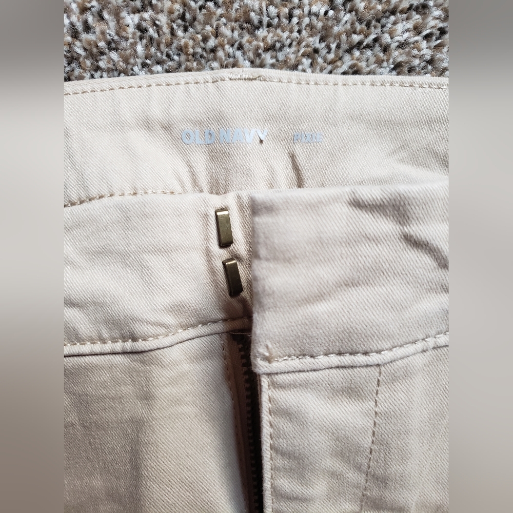 Old Navy pixie pants - Picture 2 of 3
